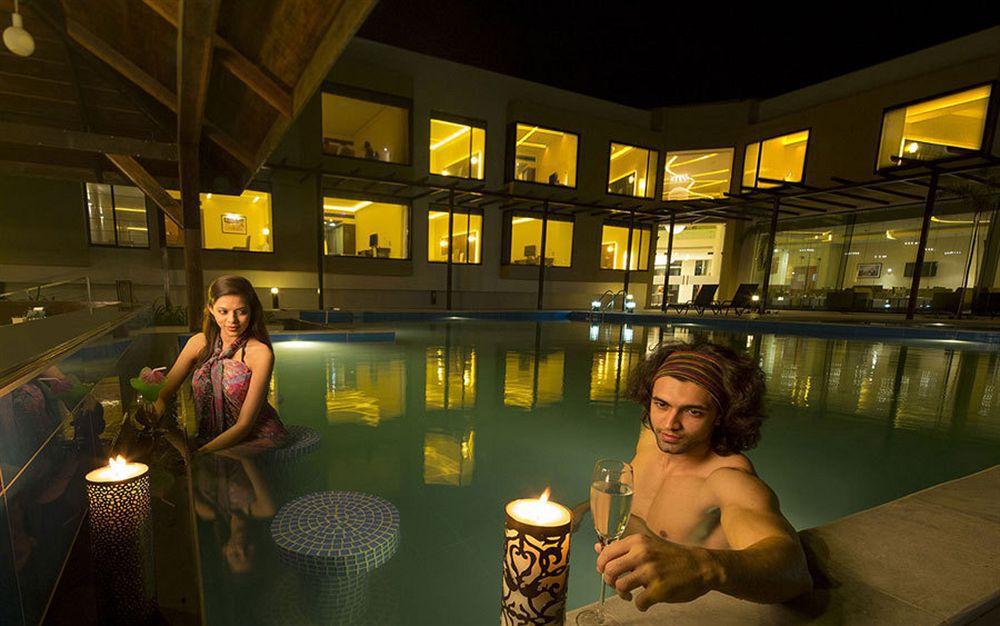 The Gold Beach Resort Daman Kültér fotó