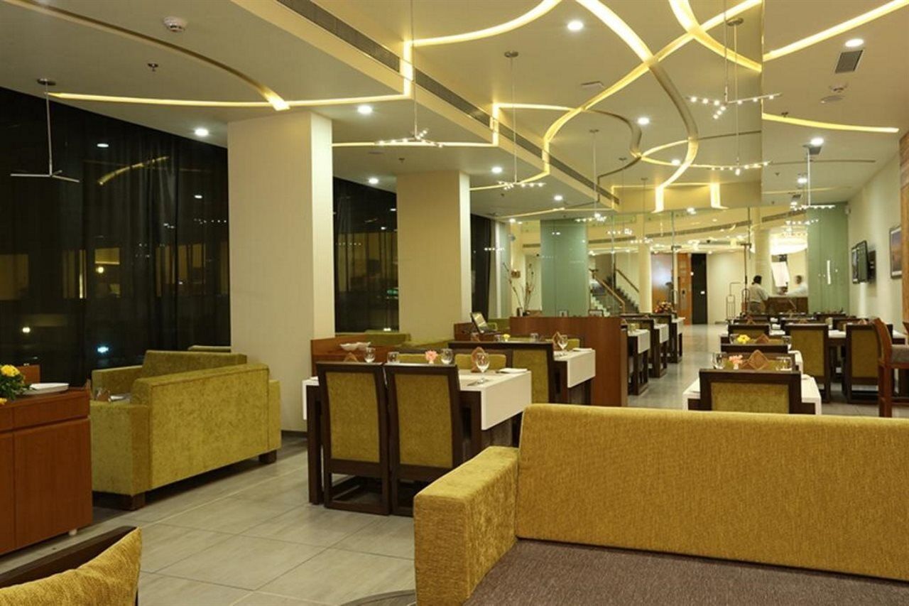 The Gold Beach Resort Daman Kültér fotó