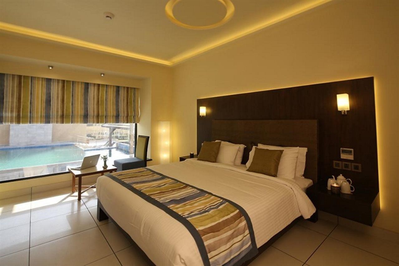 The Gold Beach Resort Daman Kültér fotó