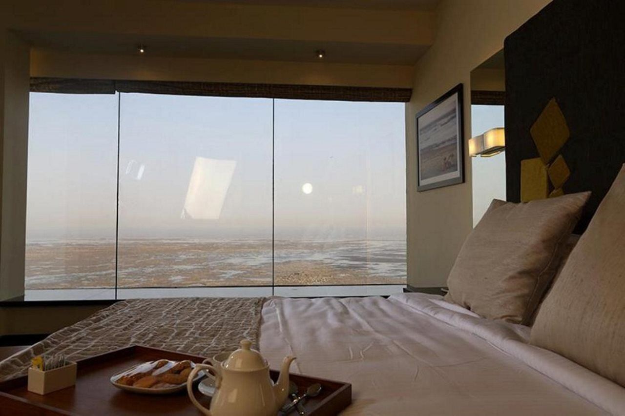 The Gold Beach Resort Daman Kültér fotó
