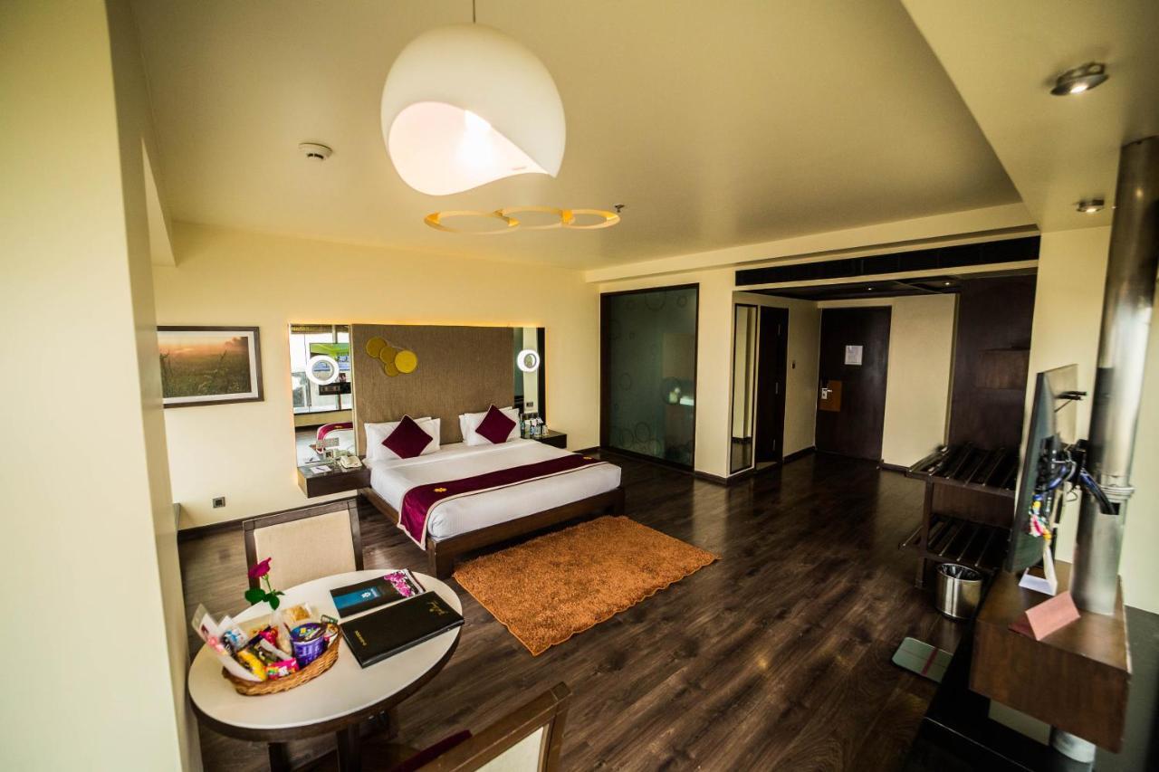 The Gold Beach Resort Daman Kültér fotó