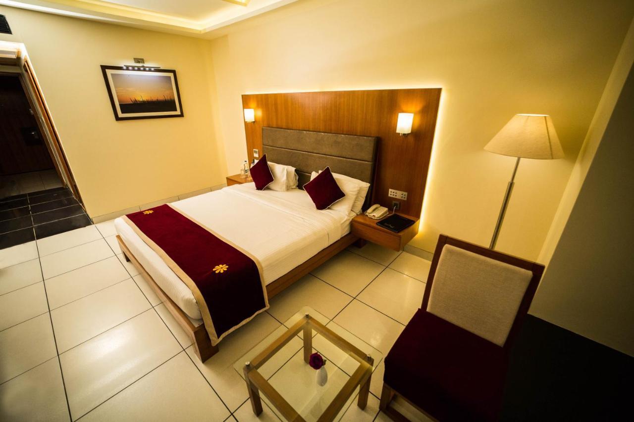 The Gold Beach Resort Daman Kültér fotó